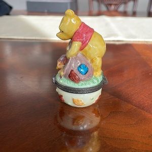 Winnie the Pooh porcelain box